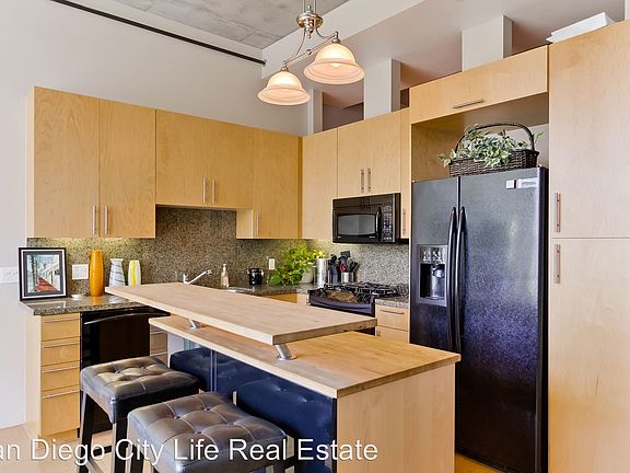 3rd image of 1025 Island Ave Unit 206
