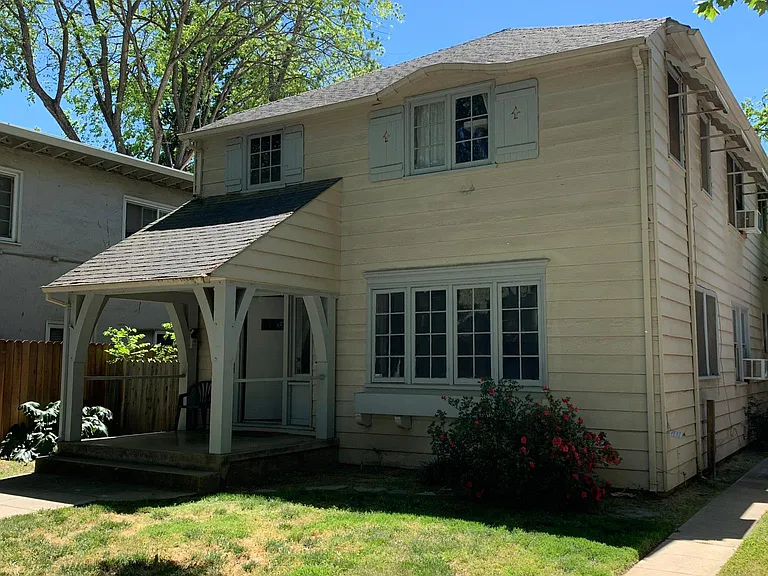 2314 E St — Photo 12