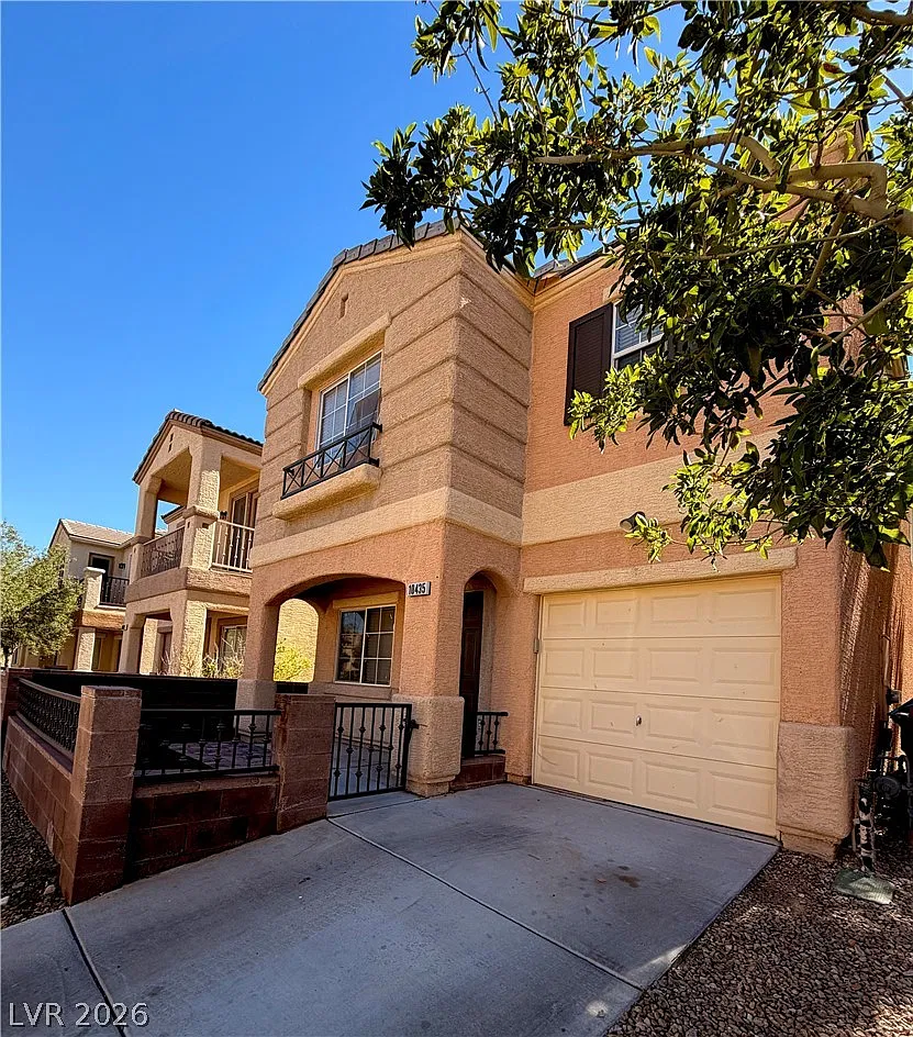 2 bed, 2.5 bath, 1372 sqft, $2,300 — Photo 2