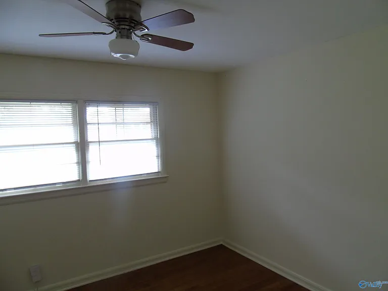 128 Walker Ave NE #7 — Photo 8