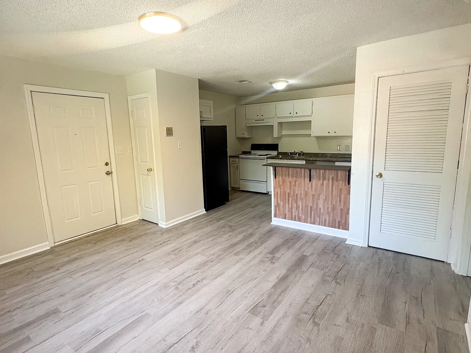 1011 Beatty Rd — Photo 1