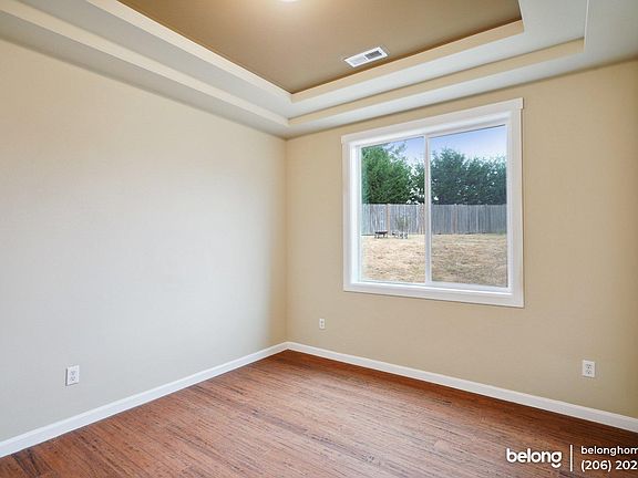 4th image of 2518 189th Street Ct E