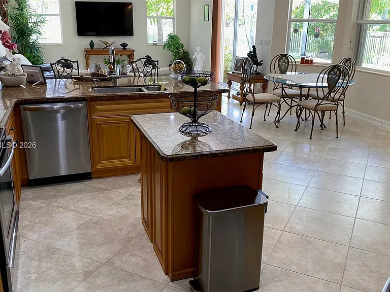 3885 E Hibiscus St — Photo 15