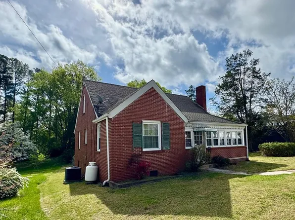 119 College St, Clarksville, VA 23927