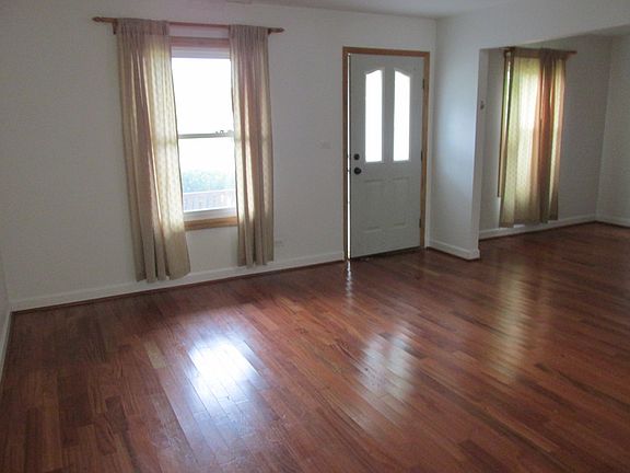3rd image of 5257 Beechwood Ave