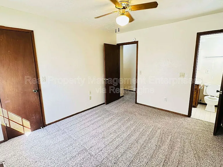 4816 S Fairmont Ave — Photo 17