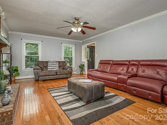 3rd image of 6008 Mallard Dr