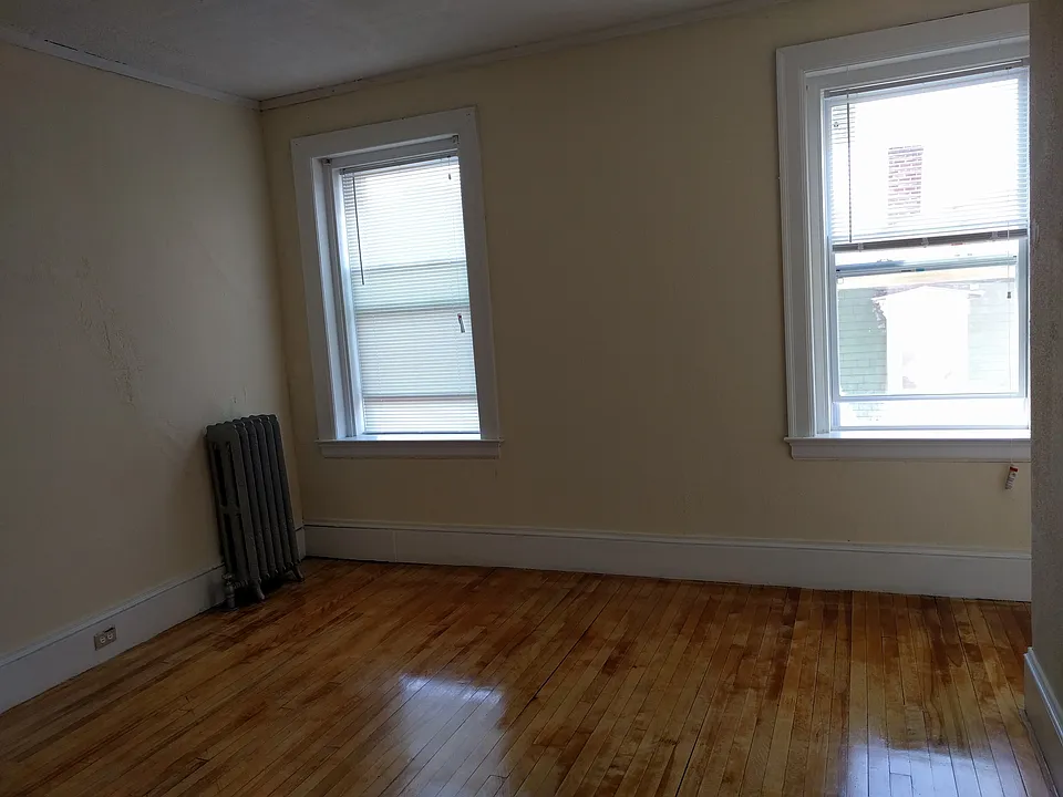 82 Elm St #6