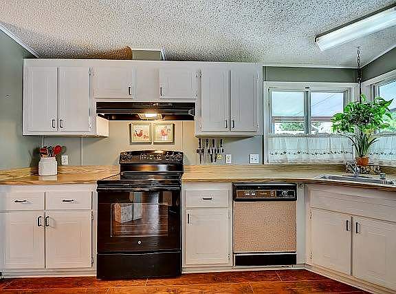 3rd image of 14 Highland Falls Dr