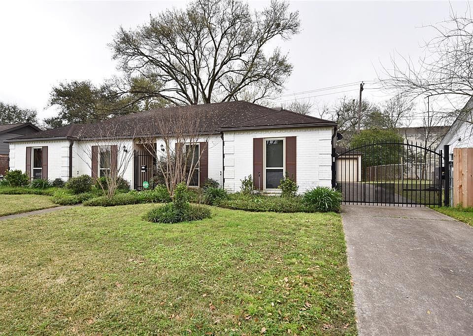 1st image of 2326 Droxford Dr