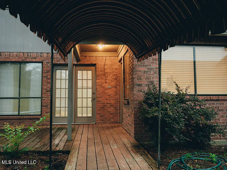 5125 Old Canton Rd #201 — Photo 24