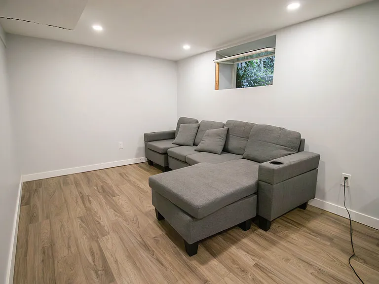 18 Catherine St — Photo 8