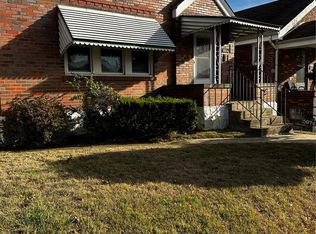 5974 Park Ln, Saint Louis, MO 63147