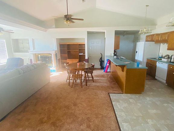 4th image of 823 S Greenwood Dr
