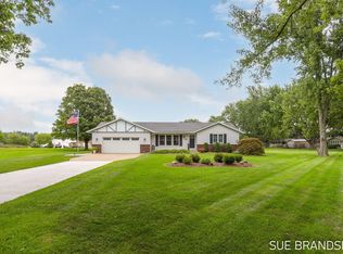 3633 Holiday Dr, Hamilton, MI 49419