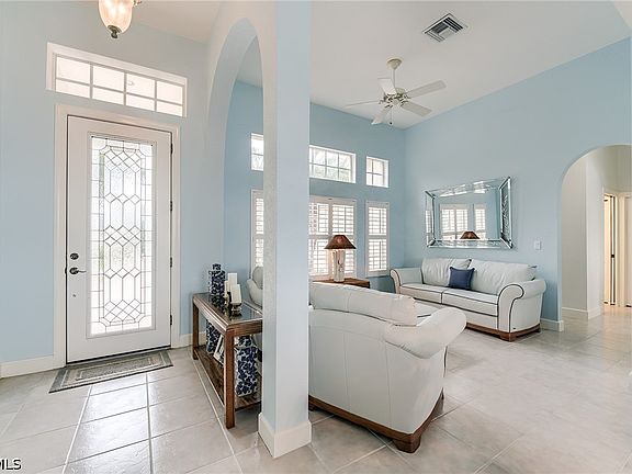 4th image of 8864 New Castle Dr