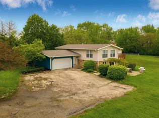 12120 Pleasant Valley Rd, Woodstock, IL 60098