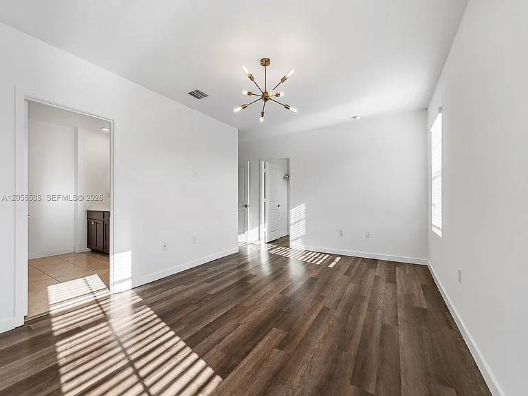501 NE 6th Ct — Photo 33