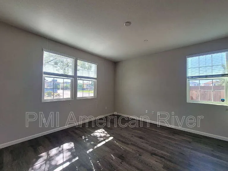 3238 Chelmer Way — Photo 7