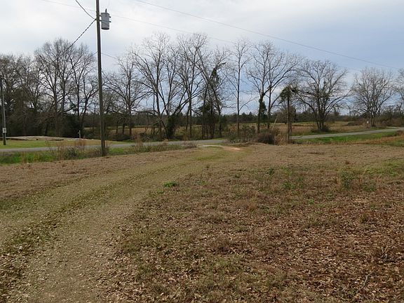 3rd image of 639 County Road 363