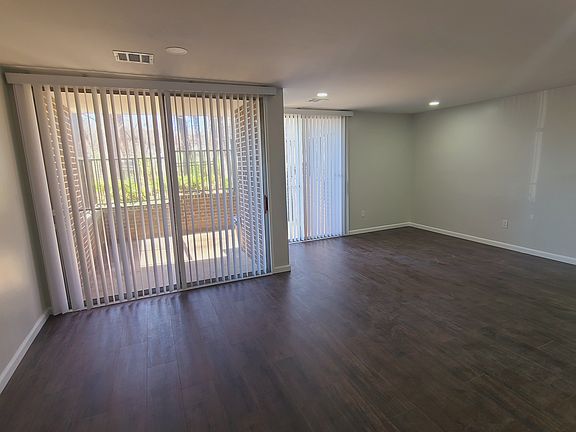 3rd image of 10246 Prince Pl APT T6