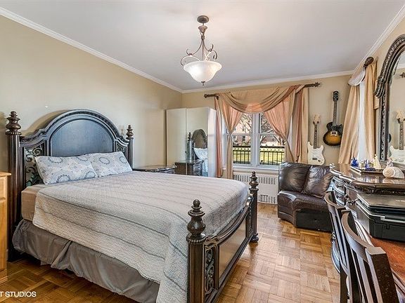 5th image of 16221 Powells Cove Blvd APT 1O