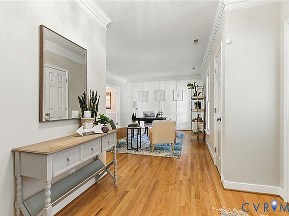 5th image of 9257 Kings Charter Dr