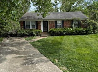 8420 Damascus Cir, Louisville, KY 40228