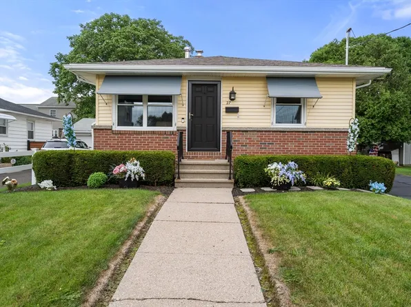 27 Moore St, Chicopee, MA 01013
