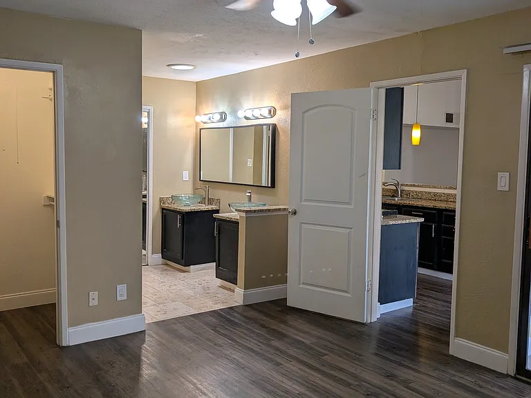 4423 Chapman St #2 — Photo 11