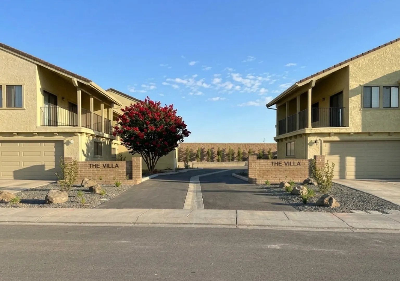 Stunning Updated 3BR/2.5BA Townhome with 2-Car Garage In Manteca — Photo 1
