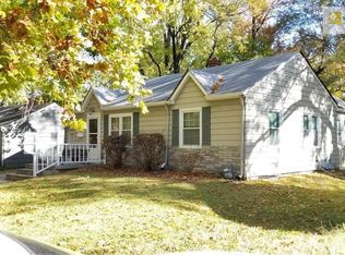 8725 Maiden Ln, Kansas City, MO 64114