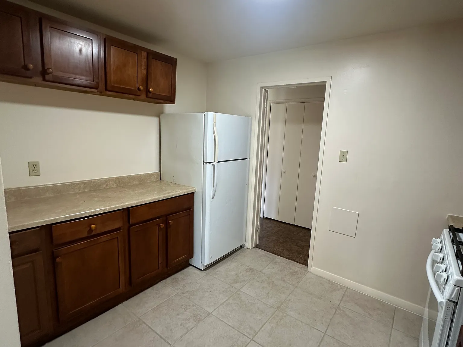 3 bed, 1.5 bath, 1108 sqft, $2,300 — Photo 4