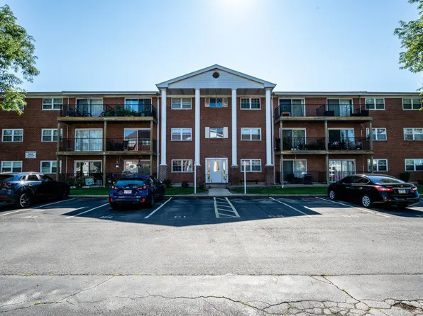 6115 W 94th St APT A5, Oak Lawn, IL 60453