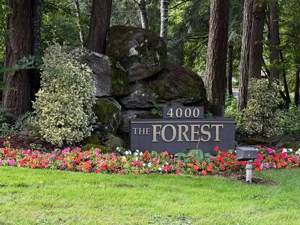 4000 Carman Dr, Lake Oswego, OR