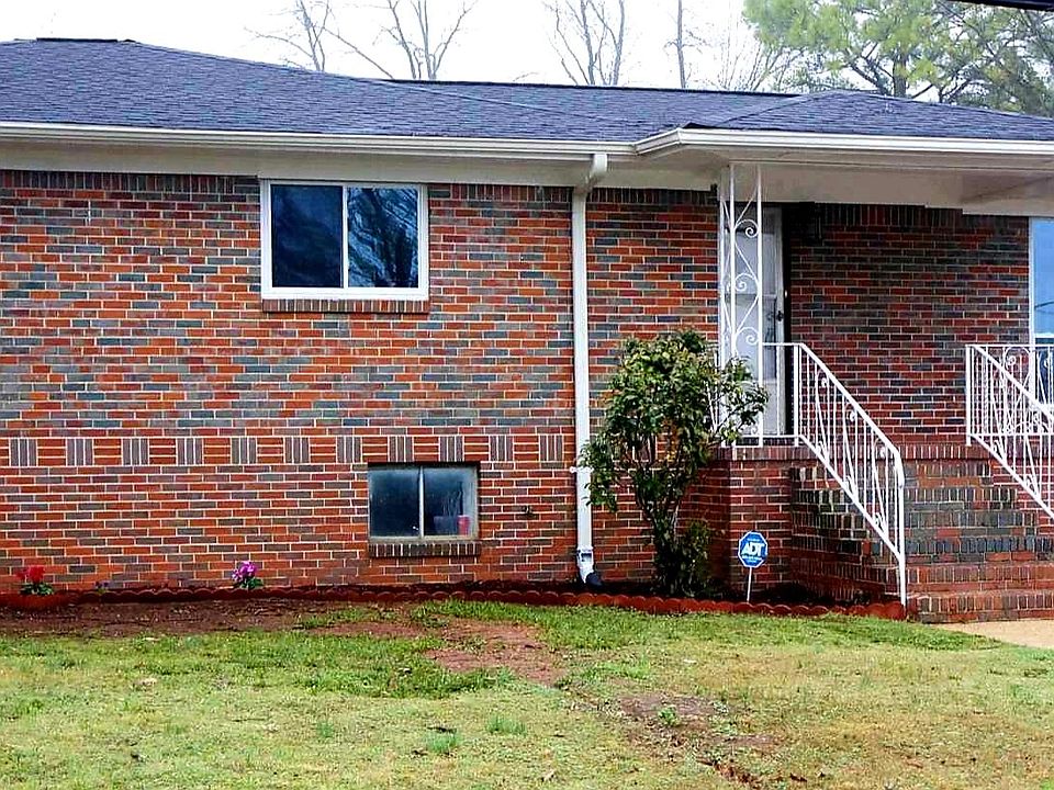 2nd image of 324 Gloria Rd