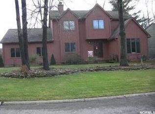738 Stoney Brook Rd, Sagamore Hills, OH 44067