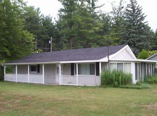 527 Paradise Dr, Beaverton, MI 48612