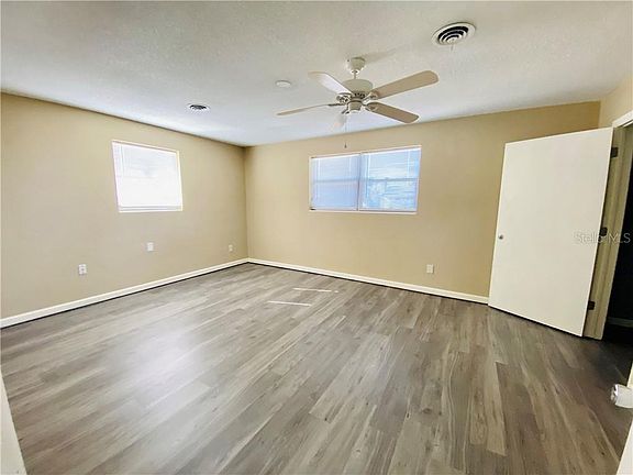 3rd image of 1255 Golfview Dr
