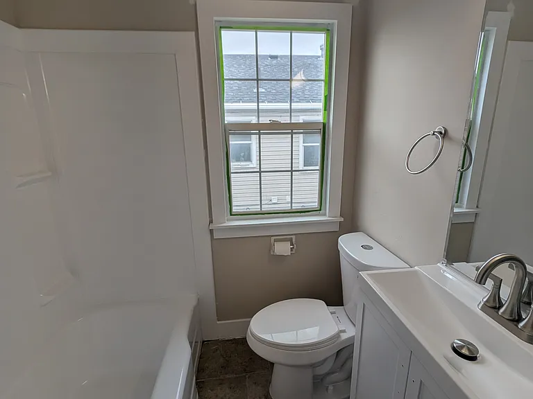 340 E Utopia Ave — Photo 4