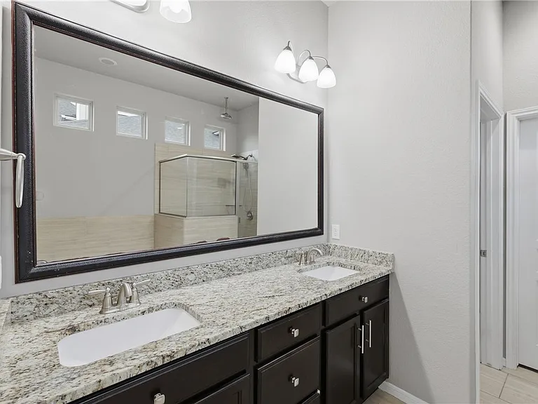 2612 Kinnersley Ct — Photo 17