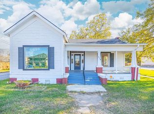 318 E Washington Ave, Navasota, TX 77868