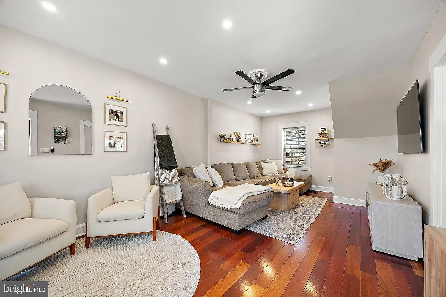 4 bed, 1450 sqft, $2,800 — Photo 2