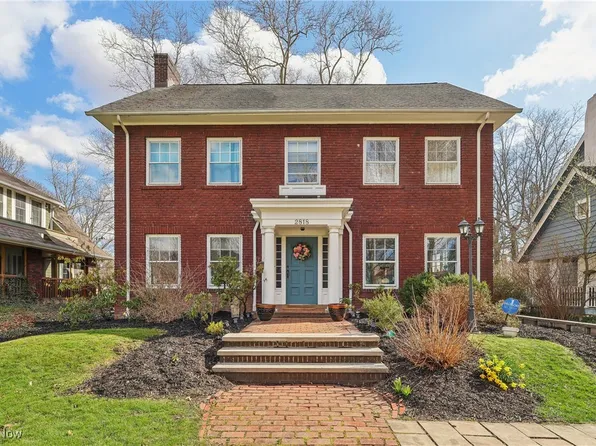 2818 Scarborough Rd, Cleveland Heights, OH 44118