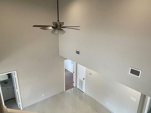 2nd image of 502 Mississippi St