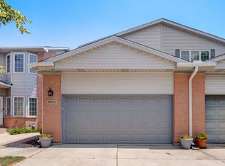 8643 N Shermer Rd, Niles, IL 60714