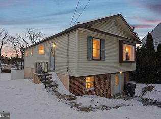 1551 Fitzwatertown Rd, Willow Grove, PA 19090