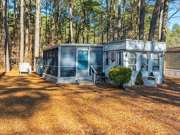 2nd image of 29869 Lawrence Cir