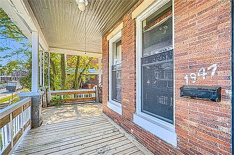 4th image of 1947 E 31st St