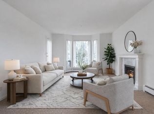 9260 No 2 Rd #210, Richmond, BC V7E2C8